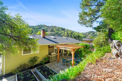 2594 Las Gallinas Avenue San Rafael CA 94903
