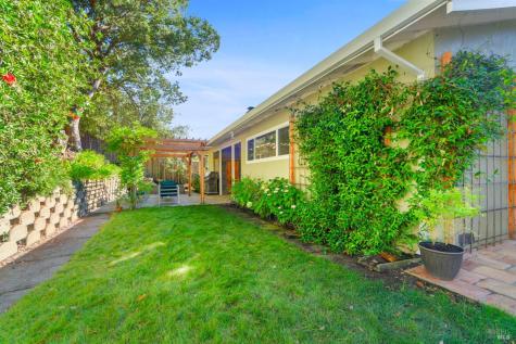 2594 Las Gallinas Avenue San Rafael CA 94903