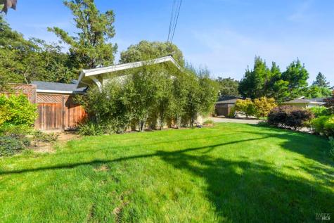 2594 Las Gallinas Avenue San Rafael CA 94903