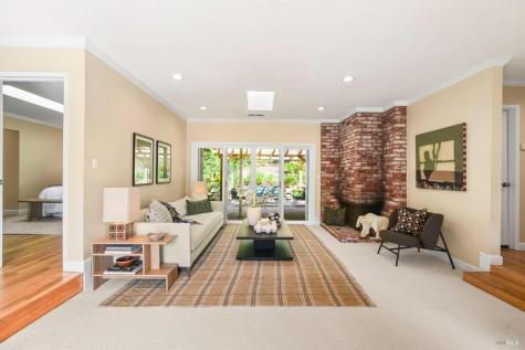 2594 Las Gallinas Avenue San Rafael CA 94903