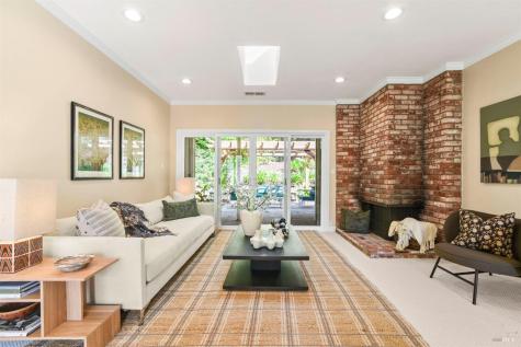 2594 Las Gallinas Avenue San Rafael CA 94903