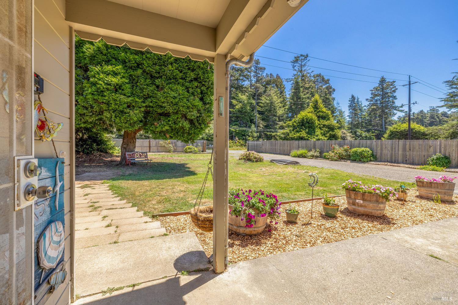 18200 Georges Lane Fort Bragg CA 95437