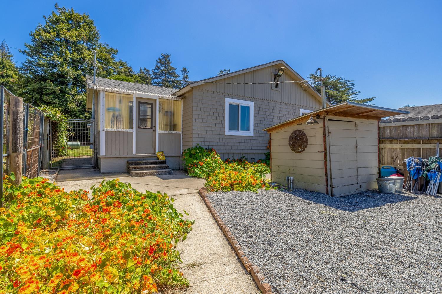 18200 Georges Lane Fort Bragg CA 95437