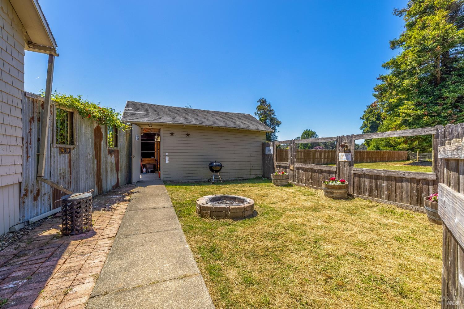 18200 Georges Lane Fort Bragg CA 95437