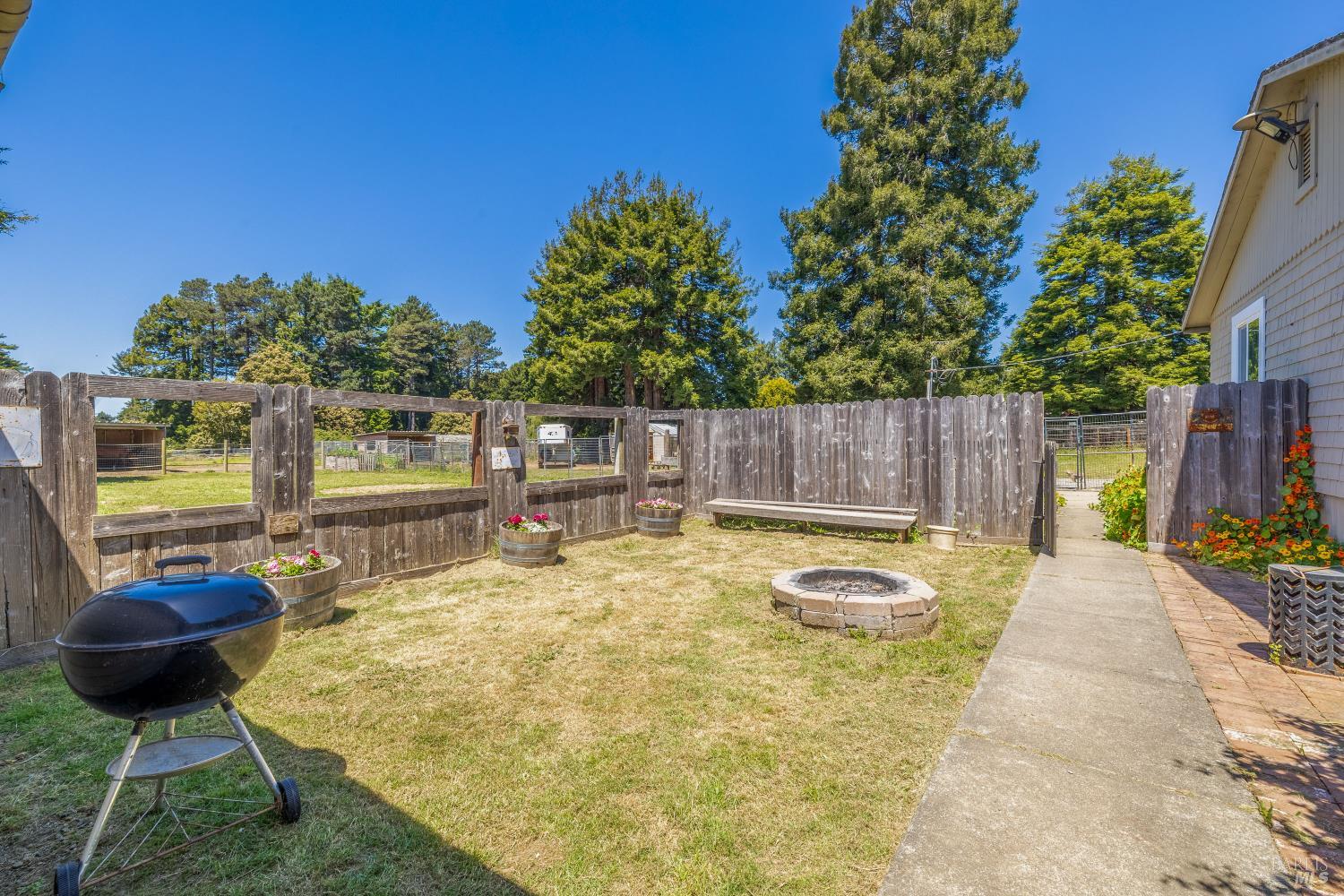 18200 Georges Lane Fort Bragg CA 95437