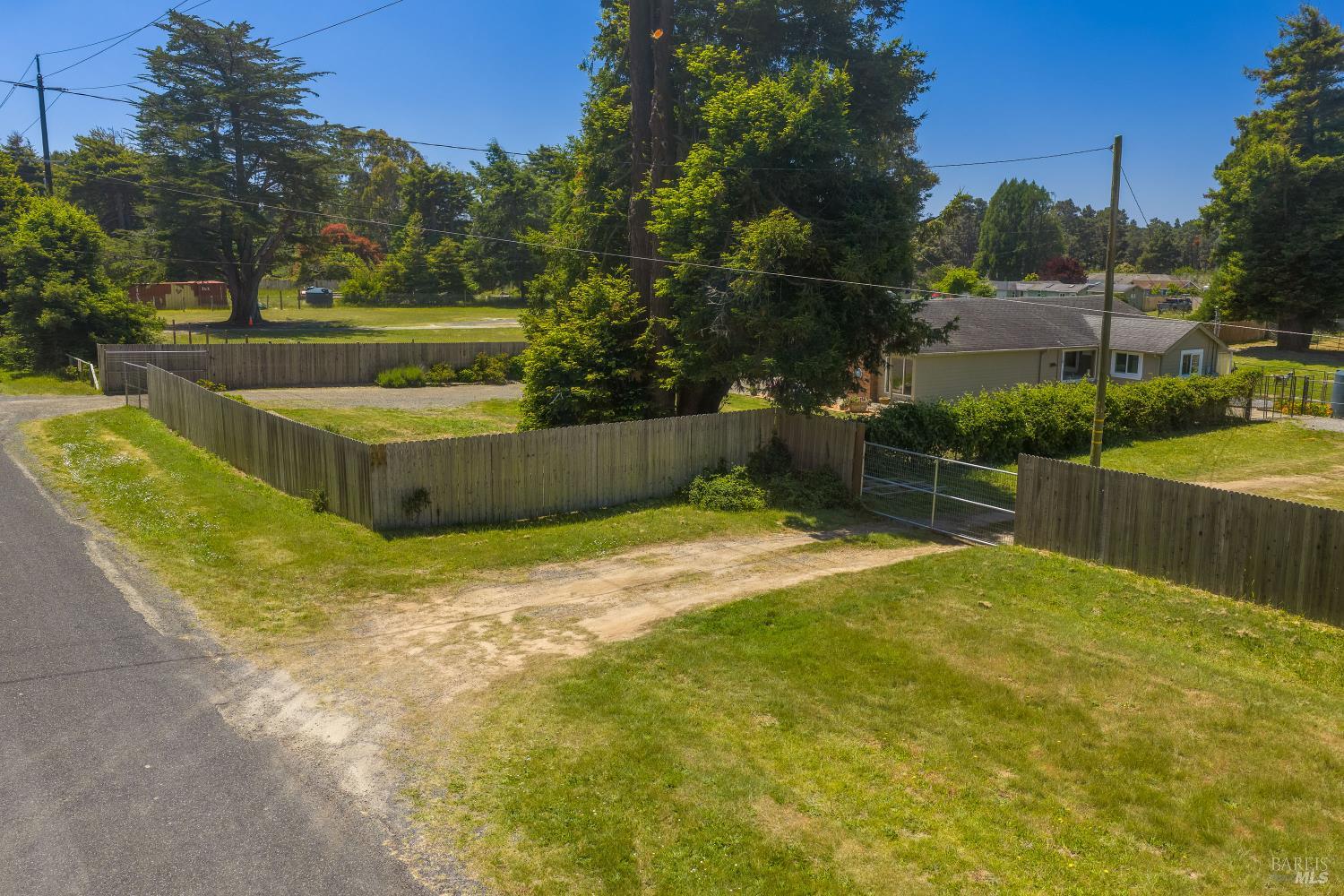 18200 Georges Lane Fort Bragg CA 95437