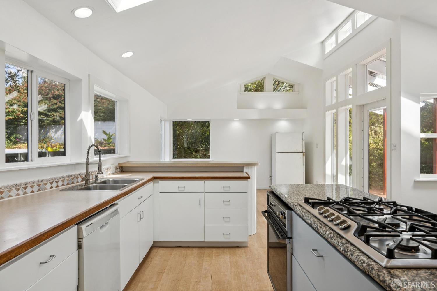 371 Inverness Drive Pacifica CA 94044