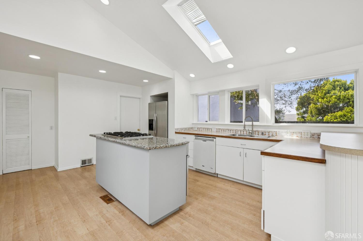 371 Inverness Drive Pacifica CA 94044