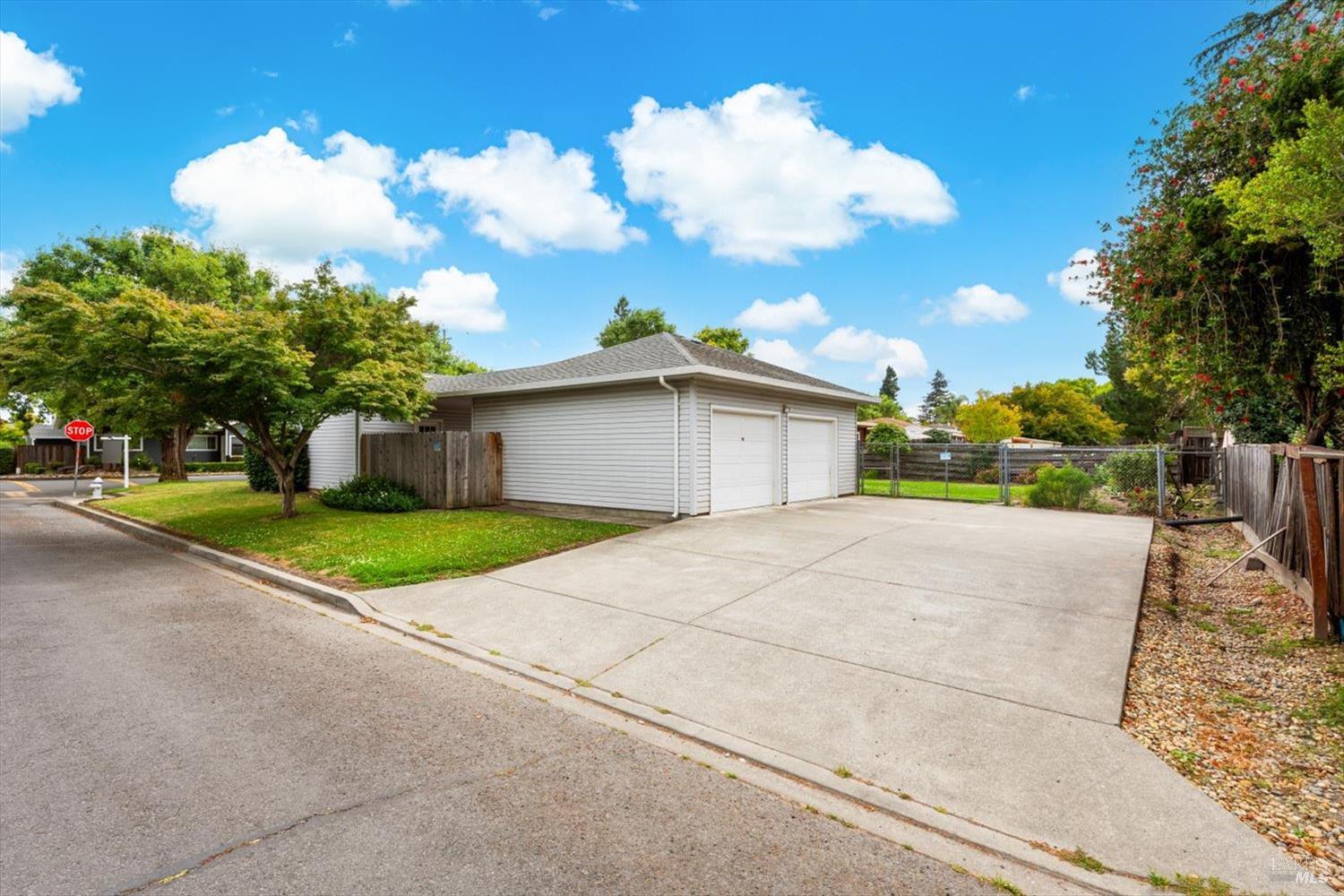 1700 Sierra Avenue Napa CA 94558