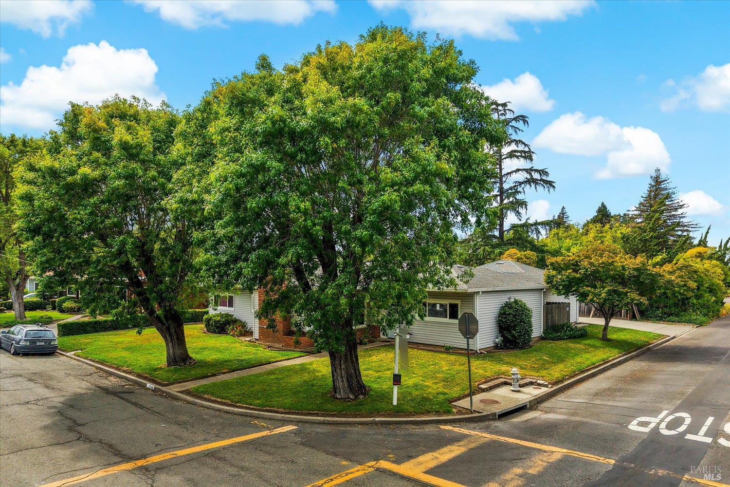 1700 Sierra Avenue Napa CA 94558