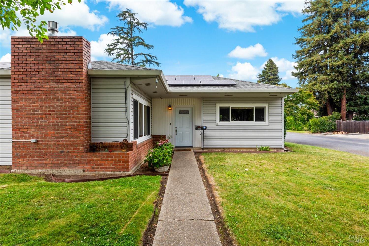1700 Sierra Avenue Napa CA 94558