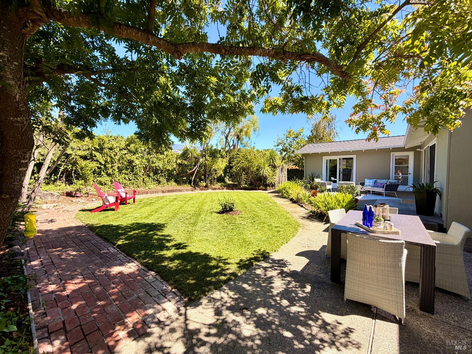 44 Robinhood Drive San Rafael CA 94901