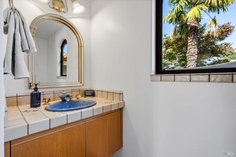 4800 Skycrest Way Santa Rosa CA 95405