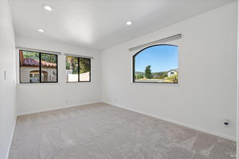 4800 Skycrest Way Santa Rosa CA 95405