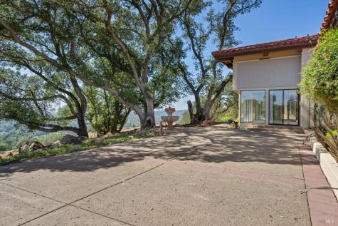 4800 Skycrest Way Santa Rosa CA 95405