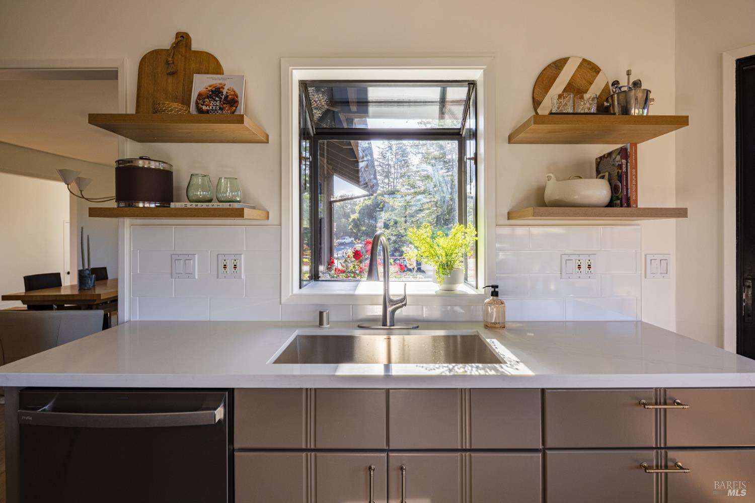 32 Oak View Court Novato CA 94947