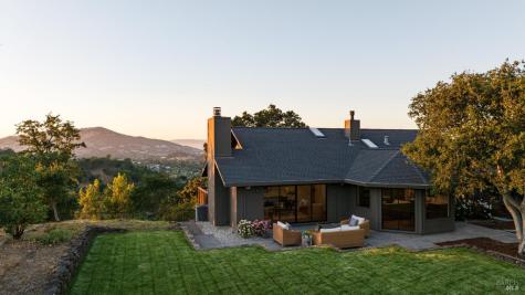 32 Oak View Court Novato CA 94947