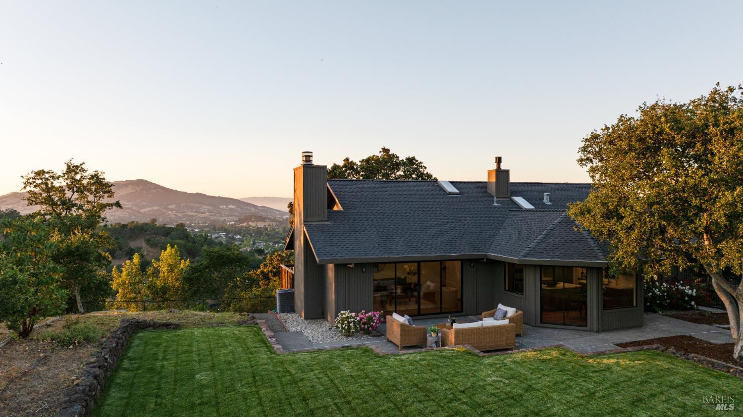 32 Oak View Court Novato CA 94947