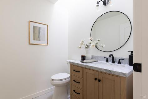 32 Oak View Court Novato CA 94947