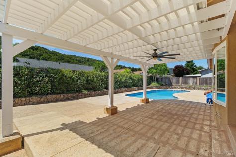 463 Calle De La Mesa Novato CA 94949
