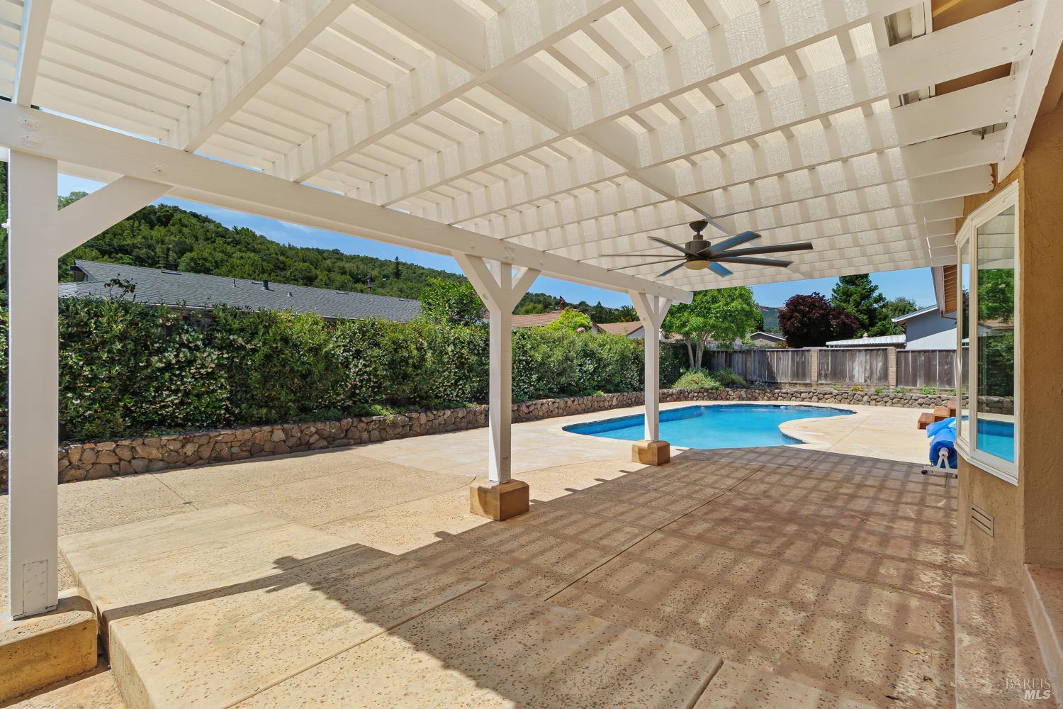 463 Calle De La Mesa Novato CA 94949