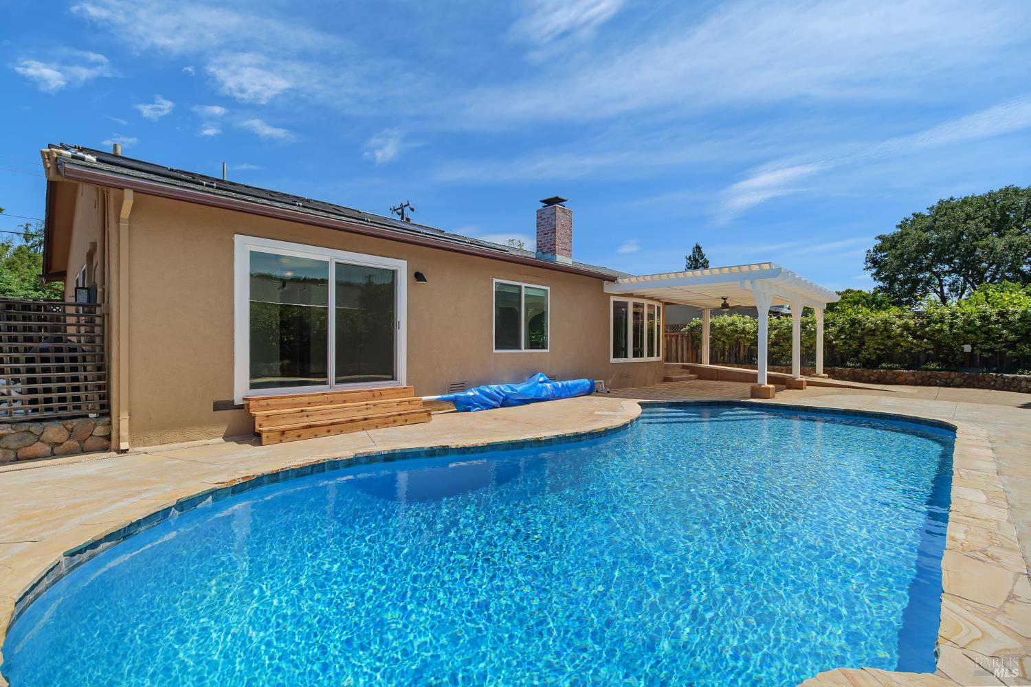 463 Calle De La Mesa Novato CA 94949