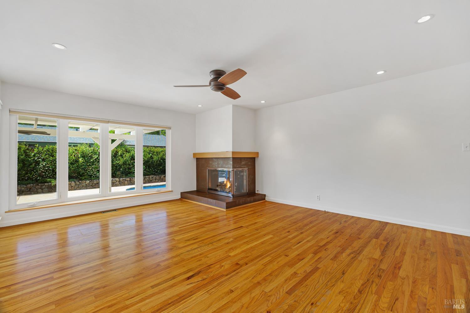 463 Calle De La Mesa Novato CA 94949