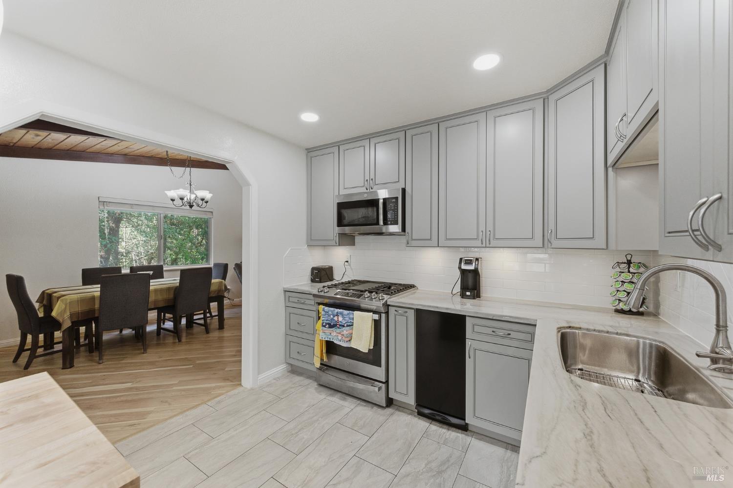 31300 Sherwood Road Willits CA 95490