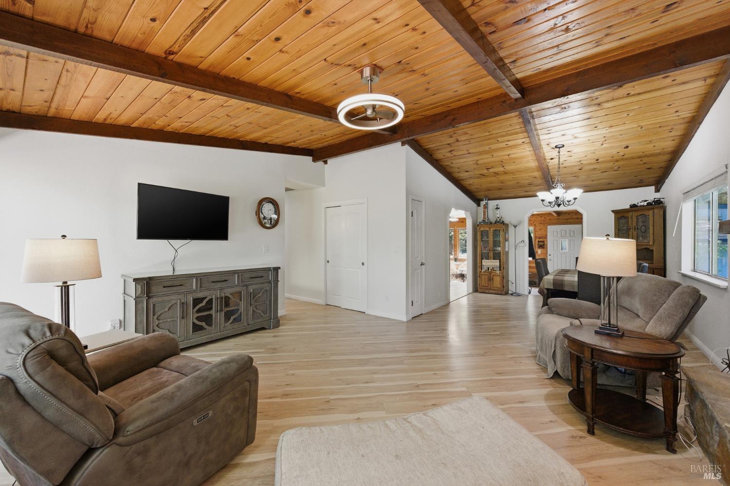 31300 Sherwood Road Willits CA 95490