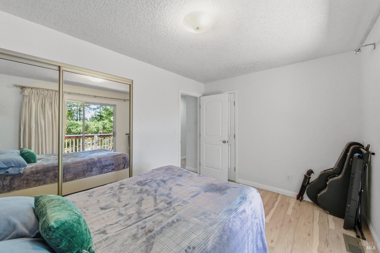 31300 Sherwood Road Willits CA 95490