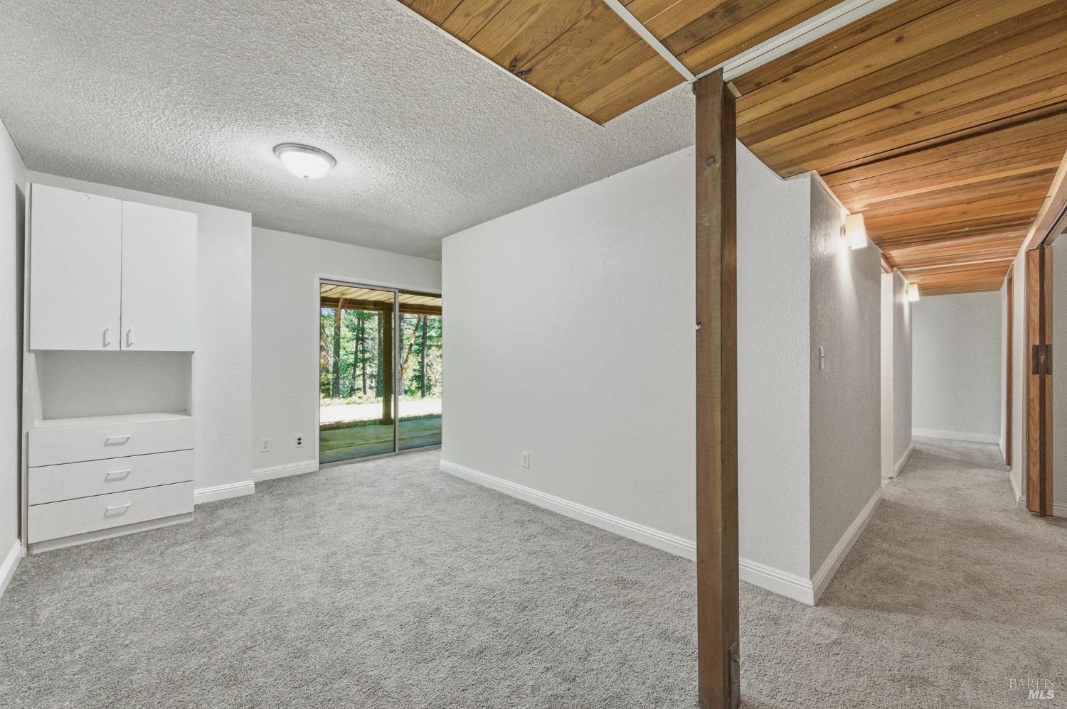 31300 Sherwood Road Willits CA 95490