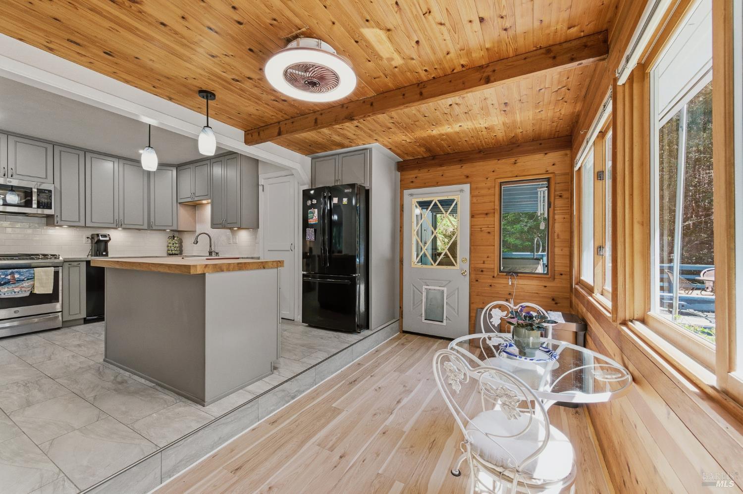 31300 Sherwood Road Willits CA 95490