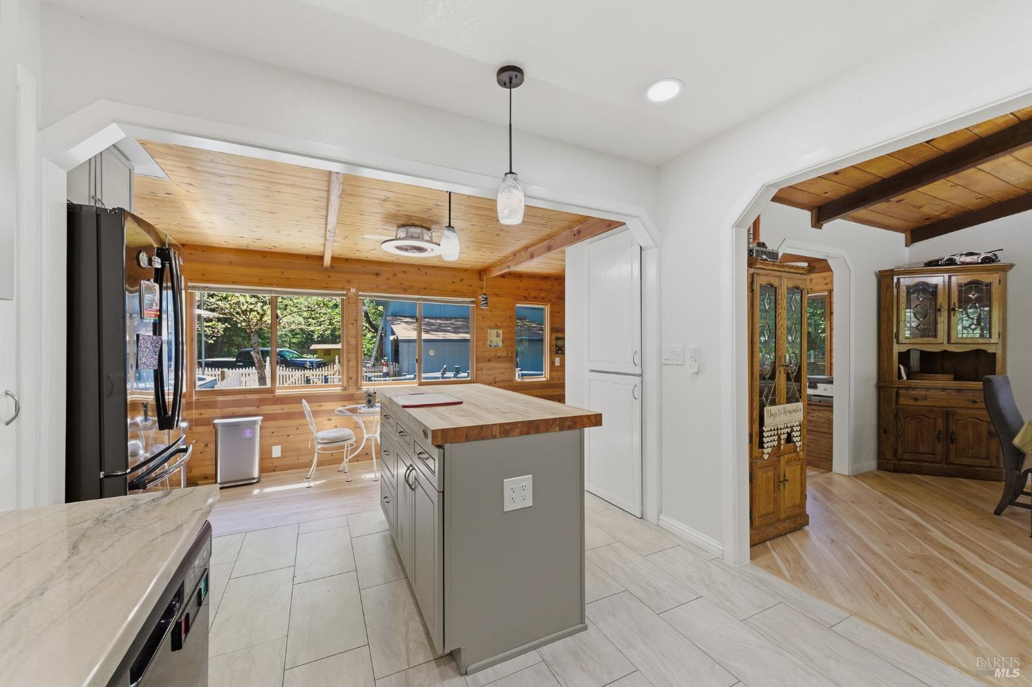 31300 Sherwood Road Willits CA 95490