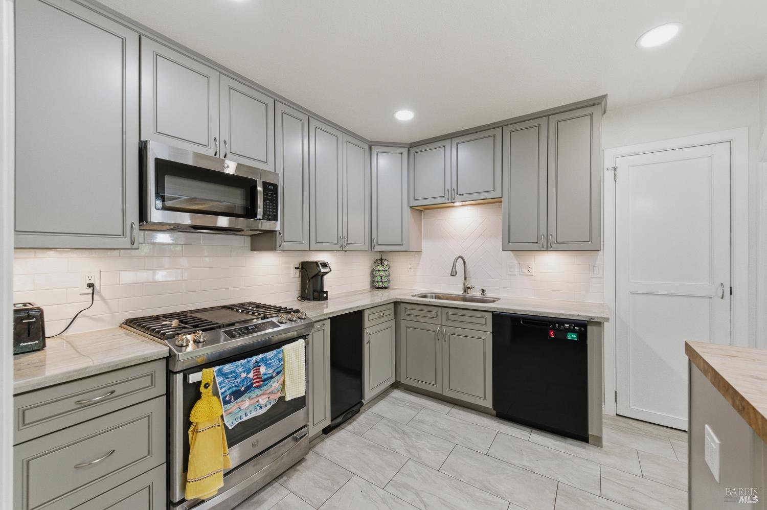 31300 Sherwood Road Willits CA 95490