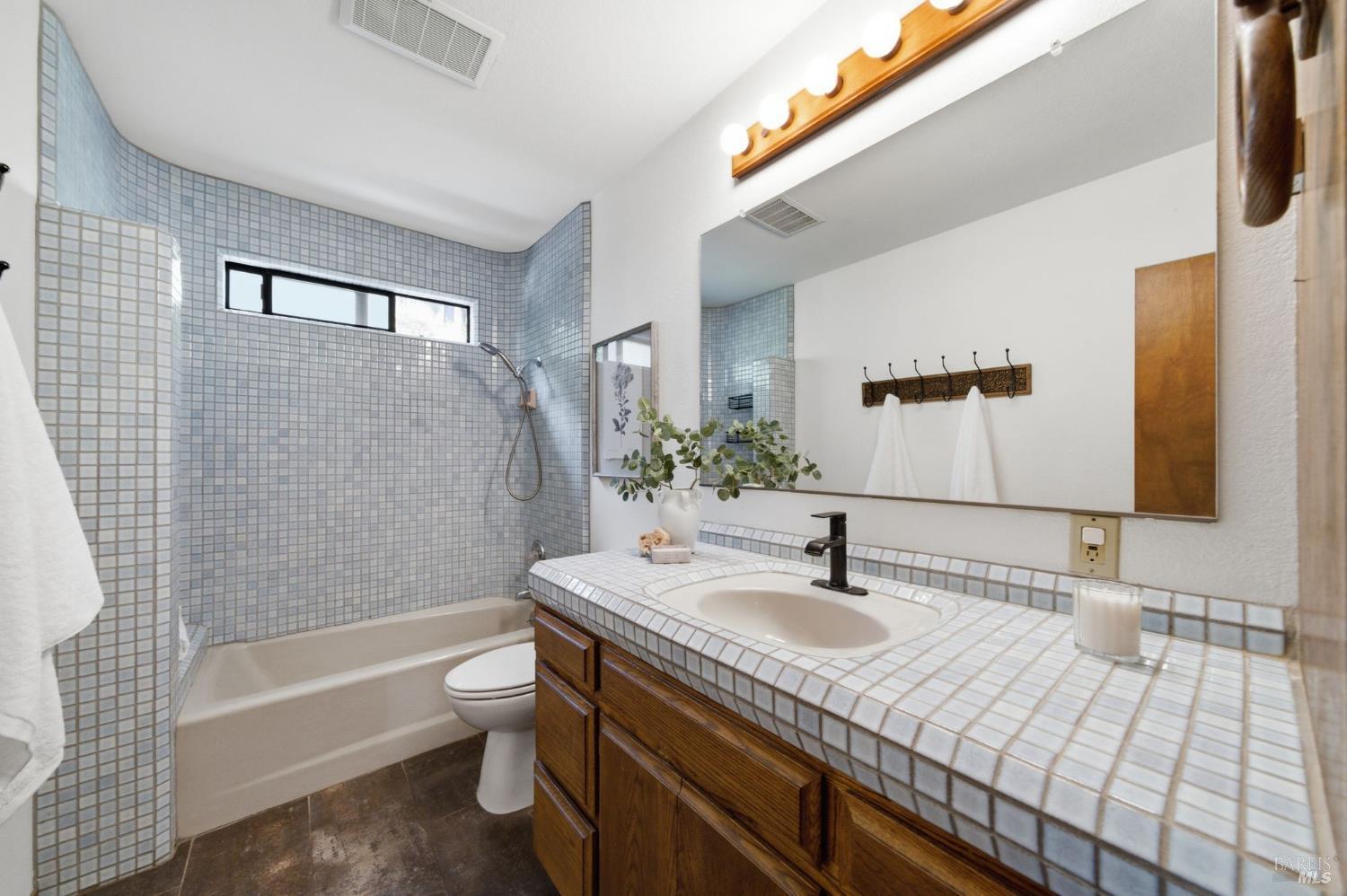 2031 Madrone Avenue Healdsburg CA 95448