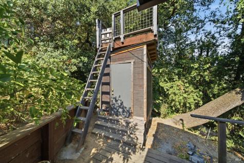 2031 Madrone Avenue Healdsburg CA 95448