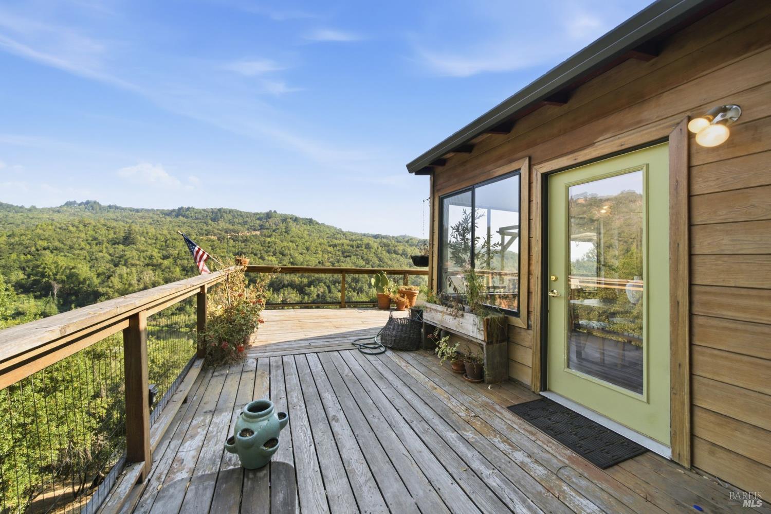 2031 Madrone Avenue Healdsburg CA 95448