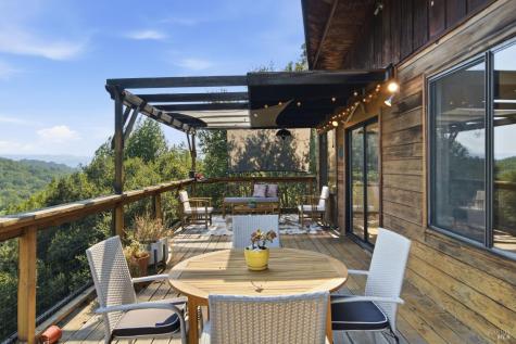 2031 Madrone Avenue Healdsburg CA 95448