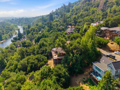 2031 Madrone Avenue Healdsburg CA 95448