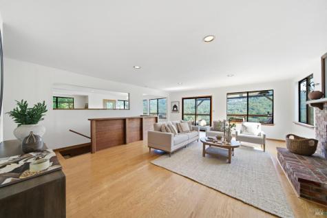 2031 Madrone Avenue Healdsburg CA 95448