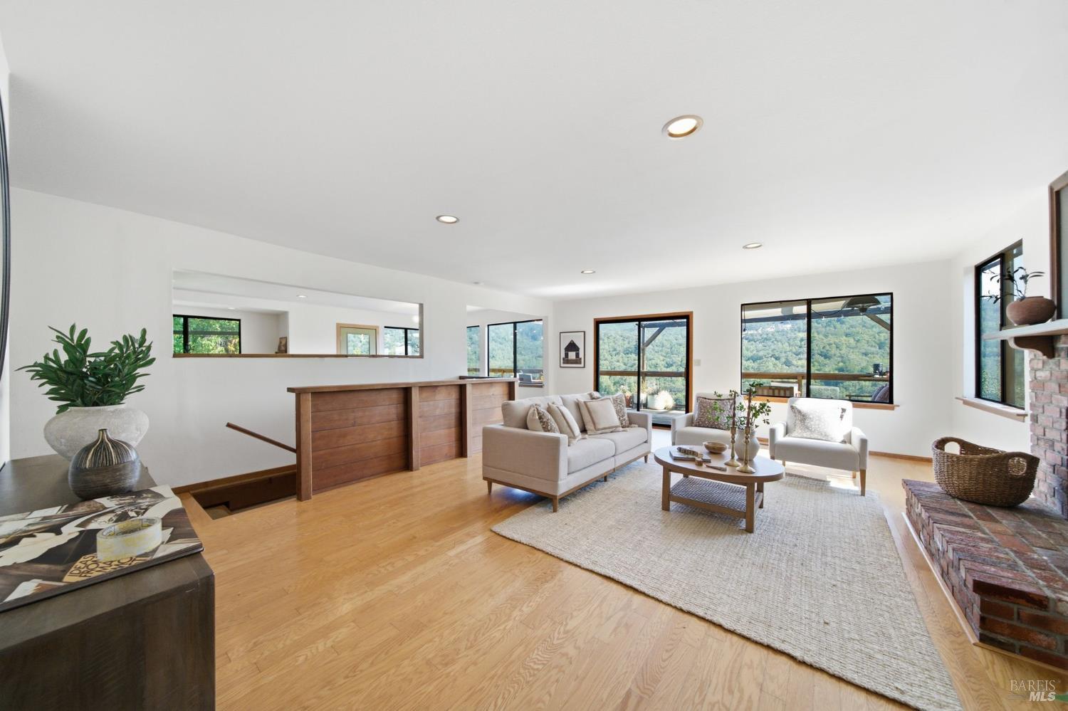 2031 Madrone Avenue Healdsburg CA 95448