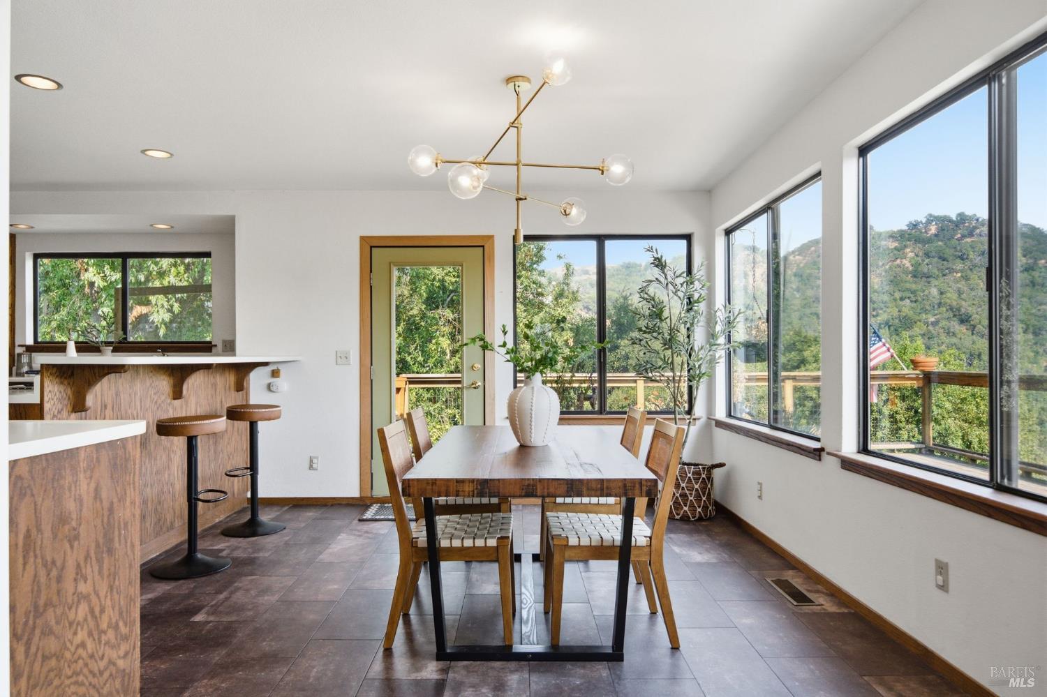 2031 Madrone Avenue Healdsburg CA 95448