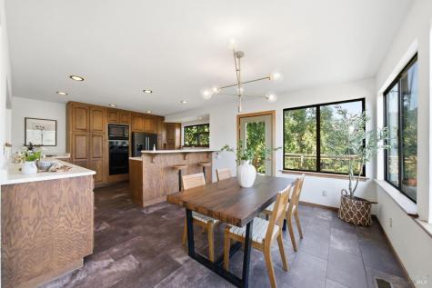 2031 Madrone Avenue Healdsburg CA 95448