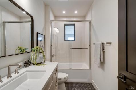 3773 Boulder Point Santa Rosa CA 95404