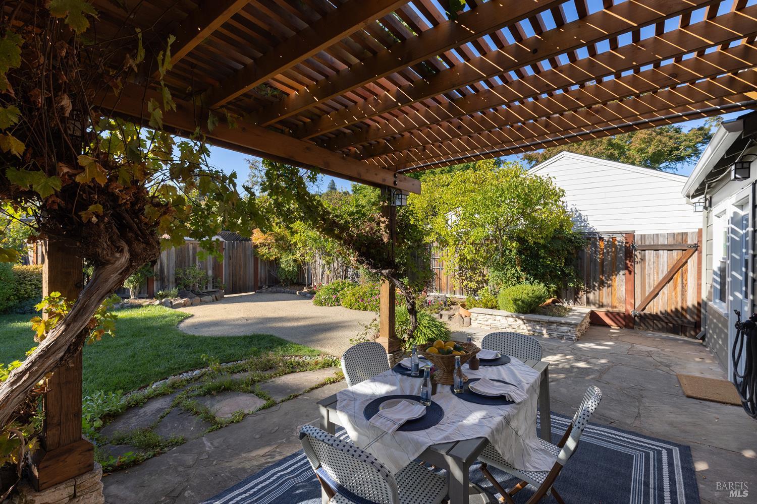 2221 Grahn Drive Santa Rosa CA 95404
