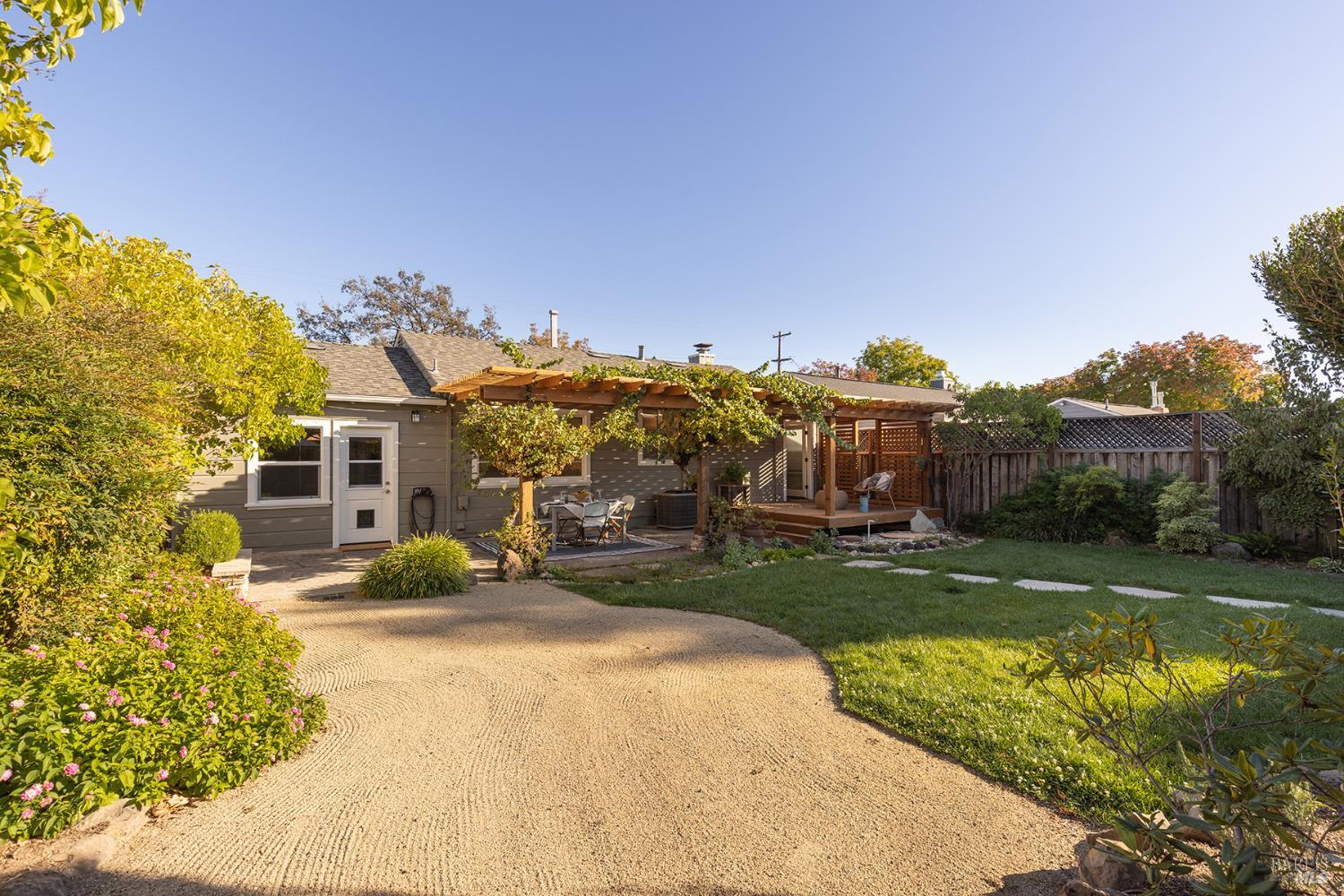 2221 Grahn Drive Santa Rosa CA 95404