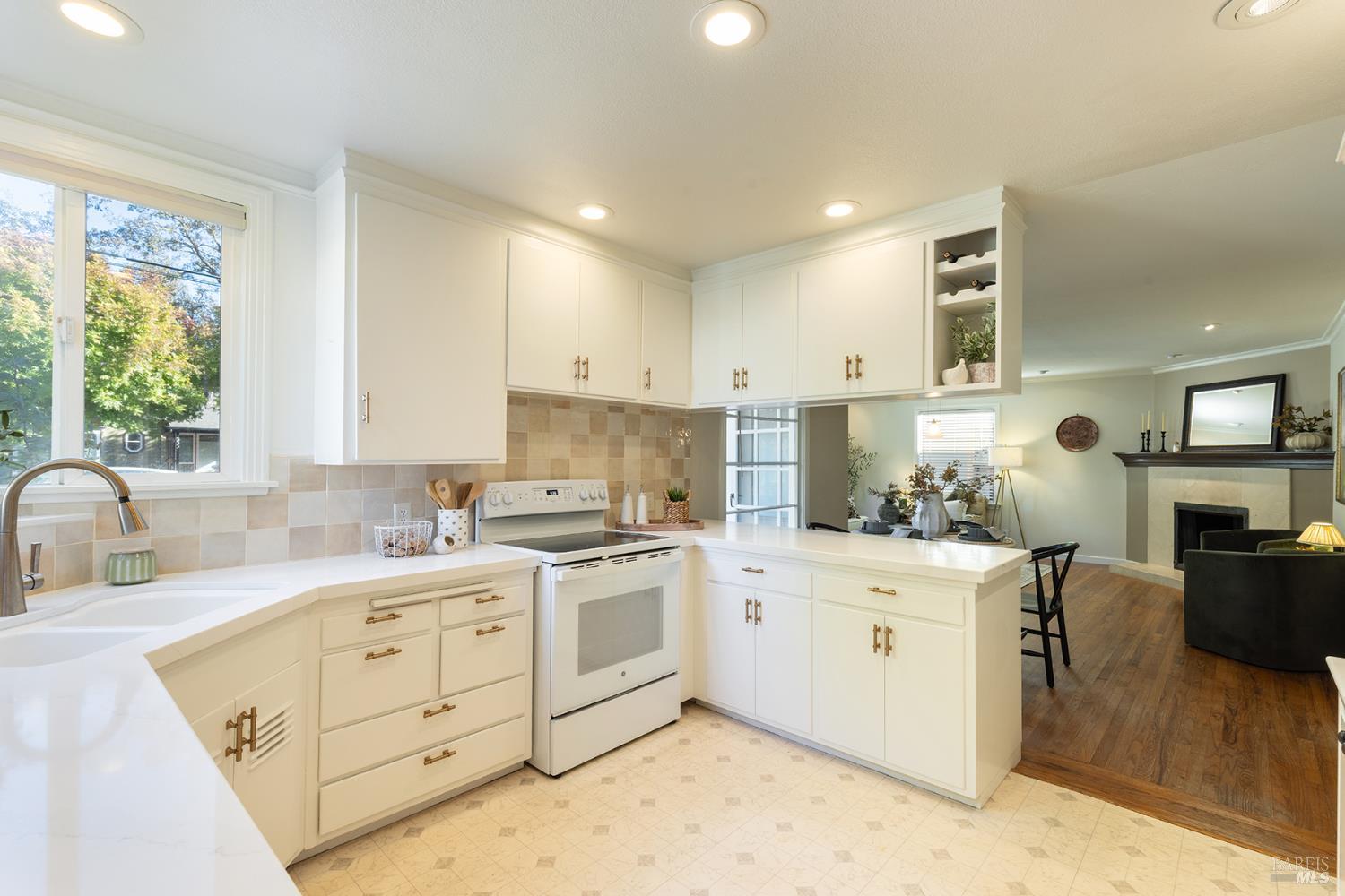2221 Grahn Drive Santa Rosa CA 95404