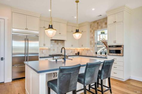 3776 Crown Hill Drive Santa Rosa CA 95404