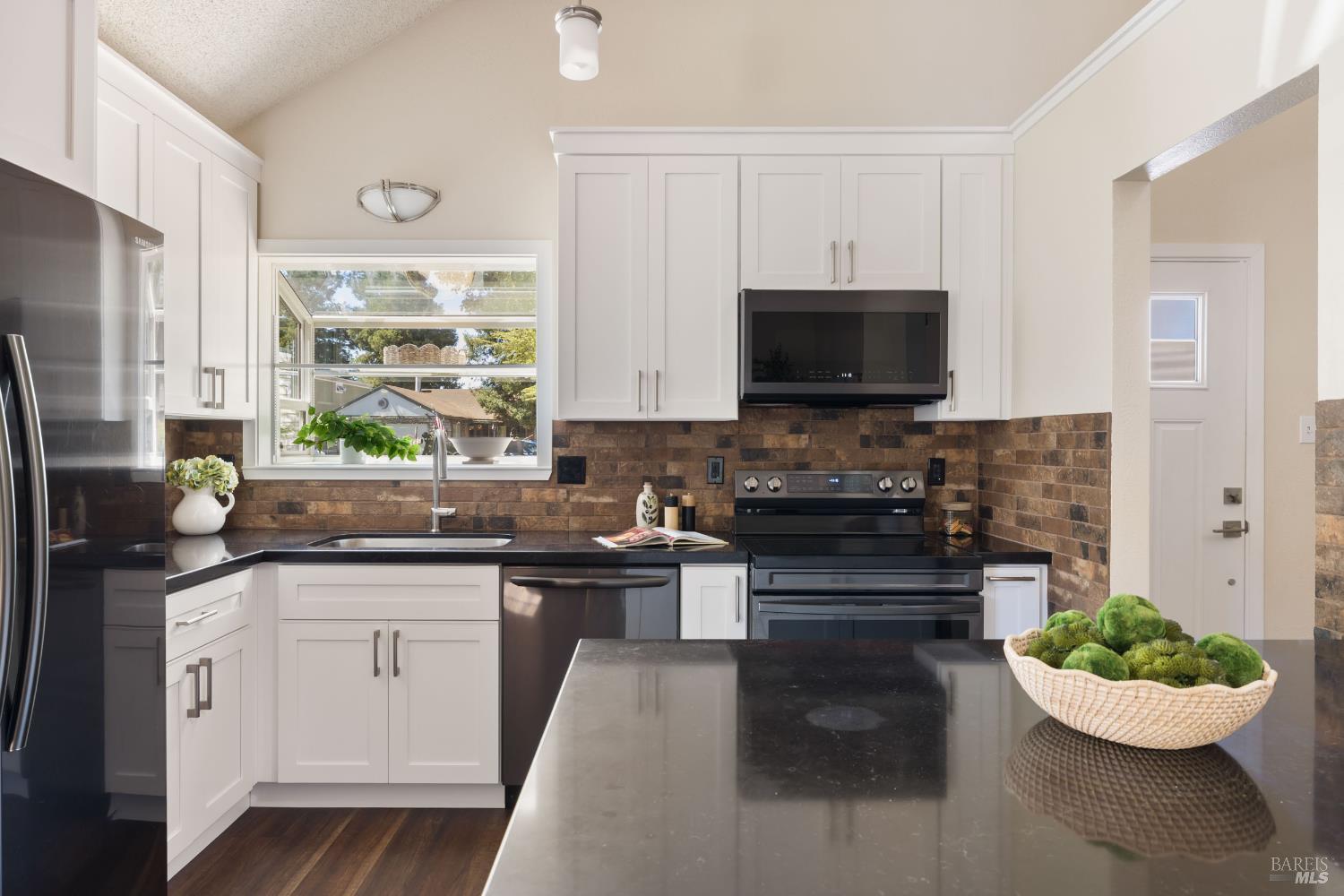 116 Saratoga Court Petaluma CA 94954