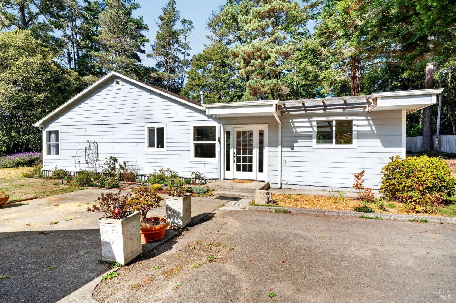 32601 Odom Lane Fort Bragg CA 95437